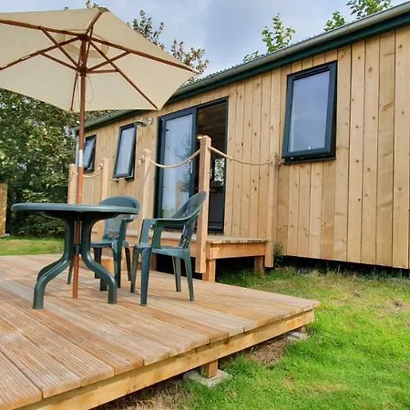 Lodge Lynstone Lakes *