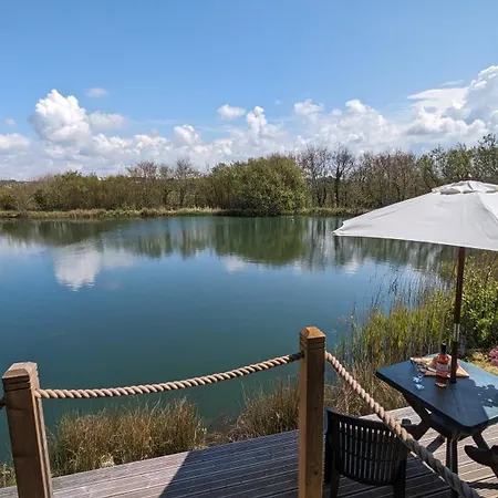 Lodge Lynstone Lakes Bude