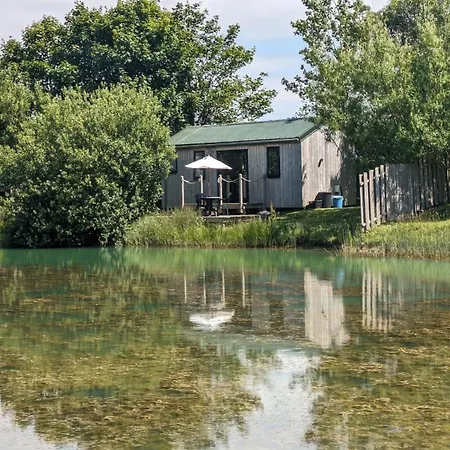 Lynstone Lakes *