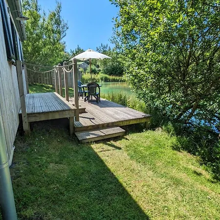 Lynstone Lakes Lodge