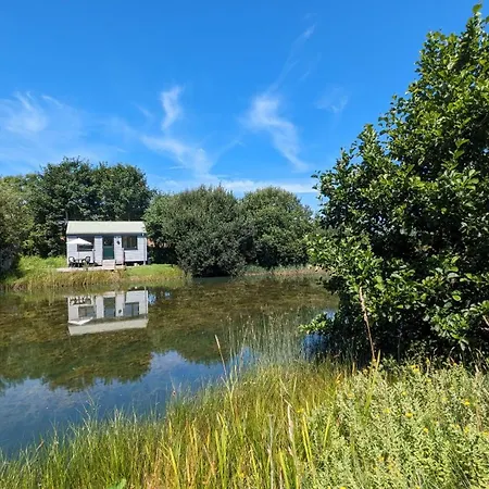 Lynstone Lakes * Bude